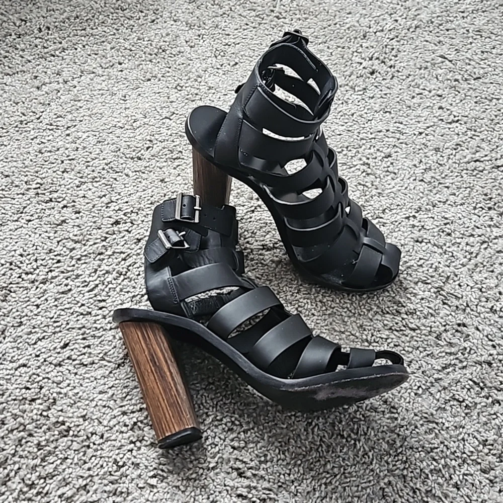 Vince Nicollete Black Caged leather block high heel Sandal size 9M